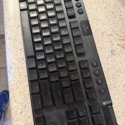 Logitech G915 TKL tactile gaming keyboard