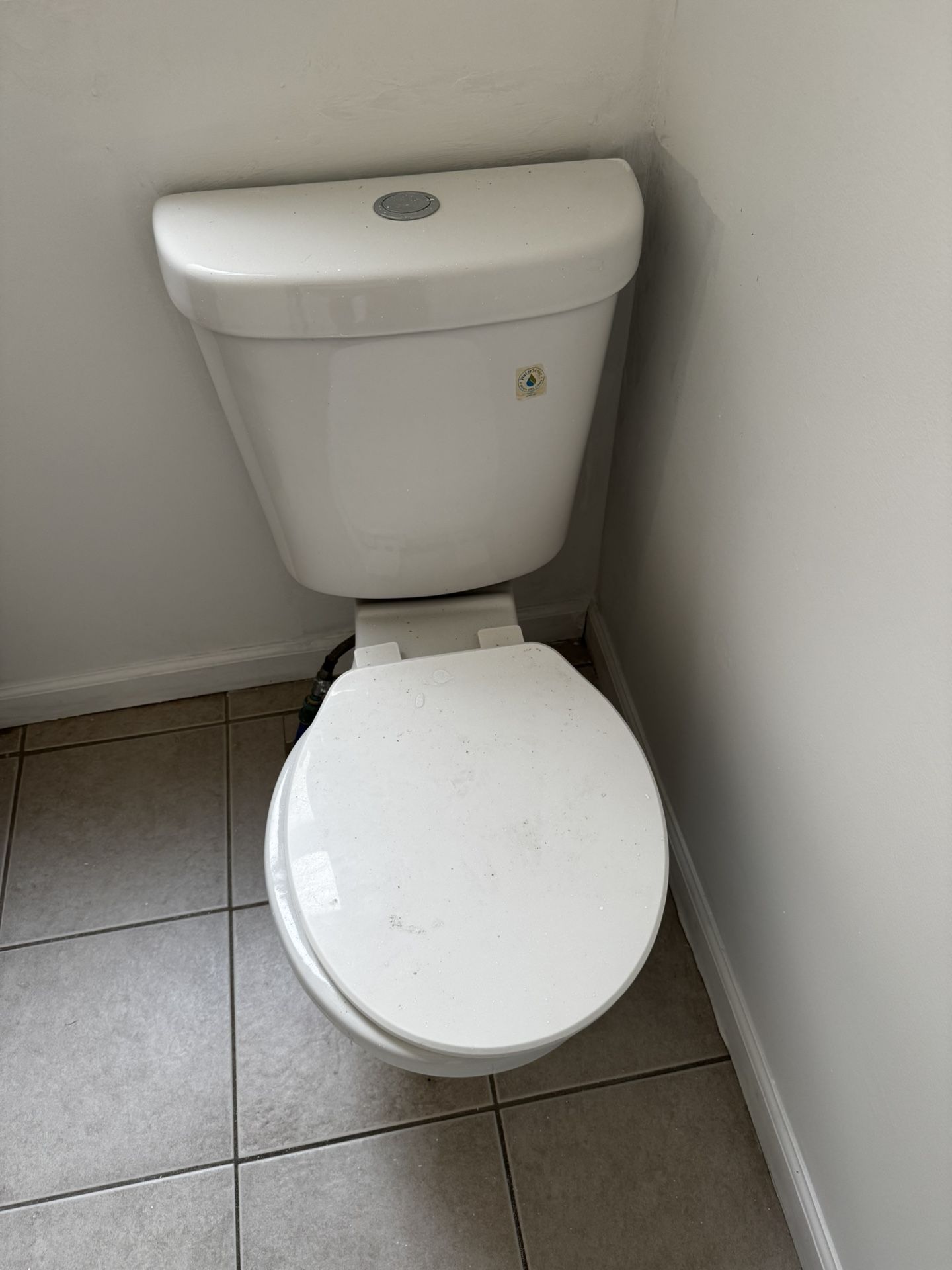 8 Toilets For Free. All Work.