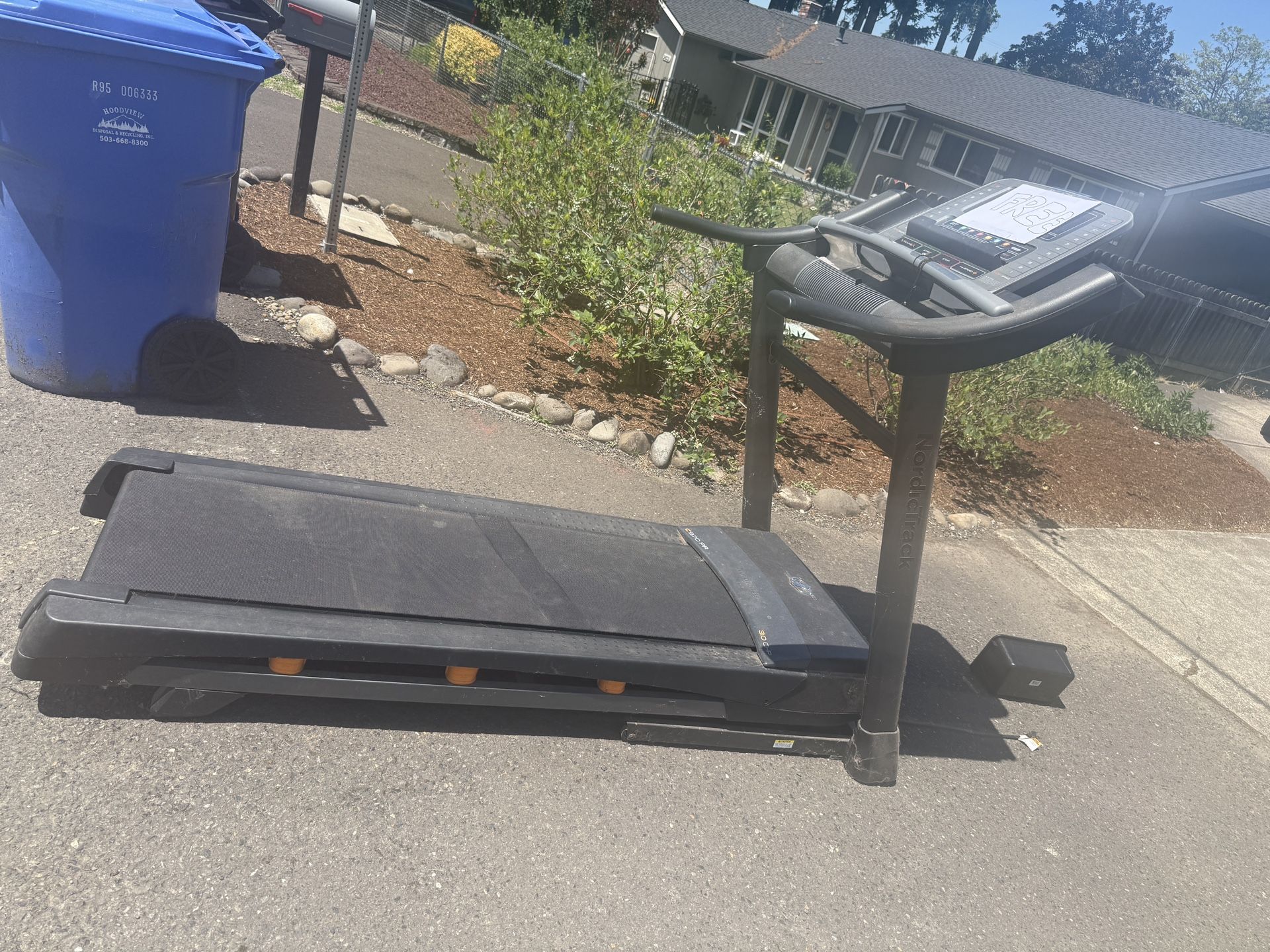 Free Working Nordic trac Treadmill