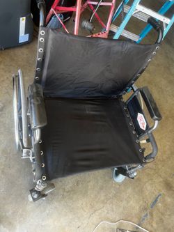 Everest & Jennings Paramount XD bariatric wheel chair