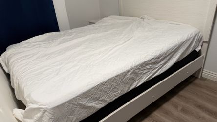 Queen Size 13-inch-thick spring and foam hybrid mattress