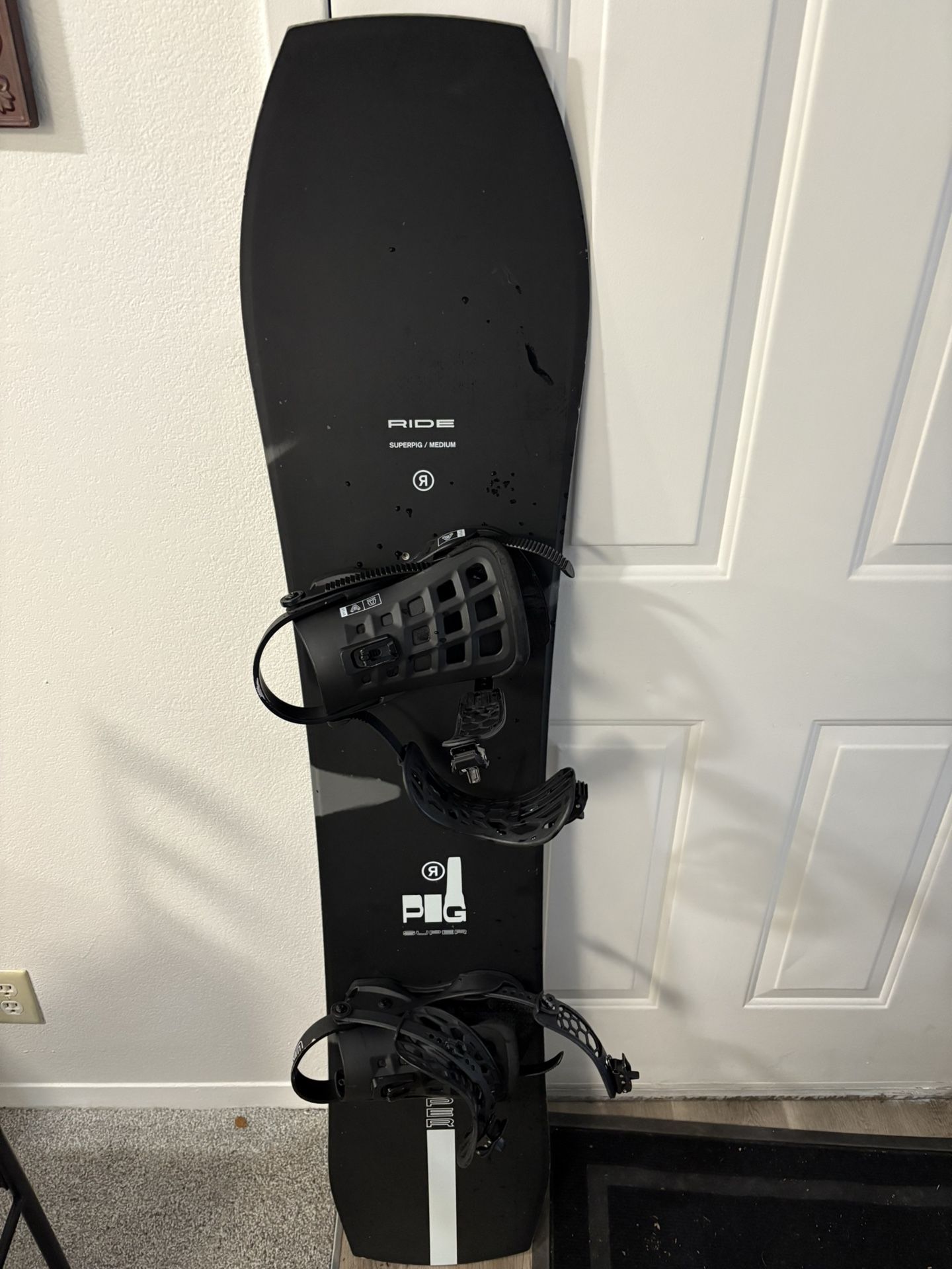 Ride SuperPig Snowboard 153 W/ Union Atlas Bindings