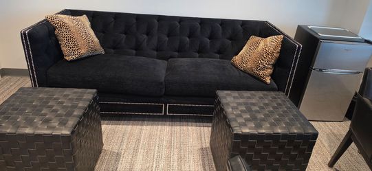 Couch With Two Ottomans Excellent Condition