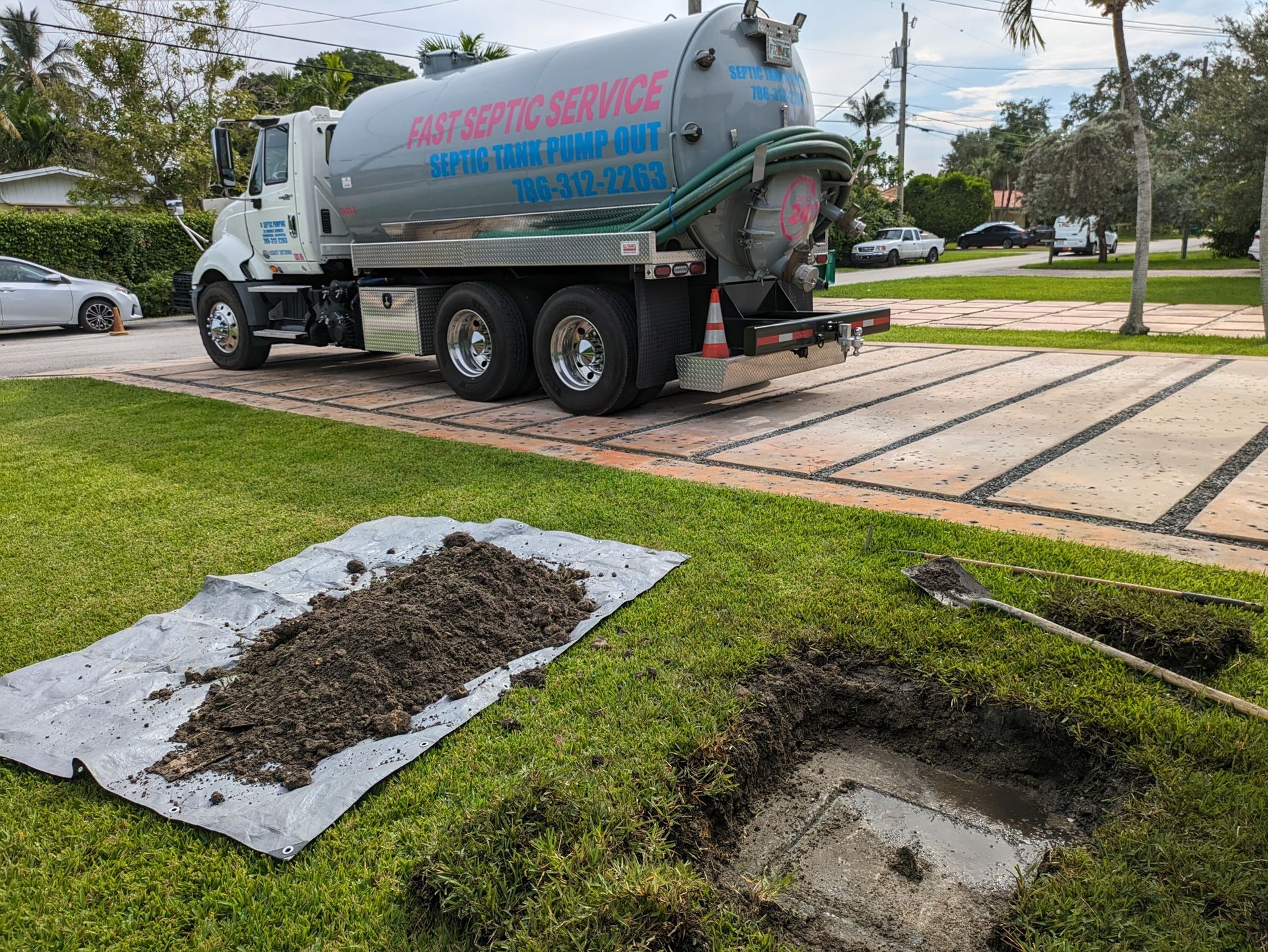 Septic Tank Pump Out 