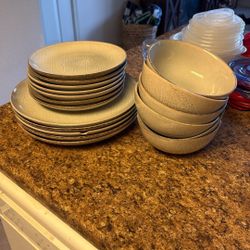 Ceramic Plates and Bowls