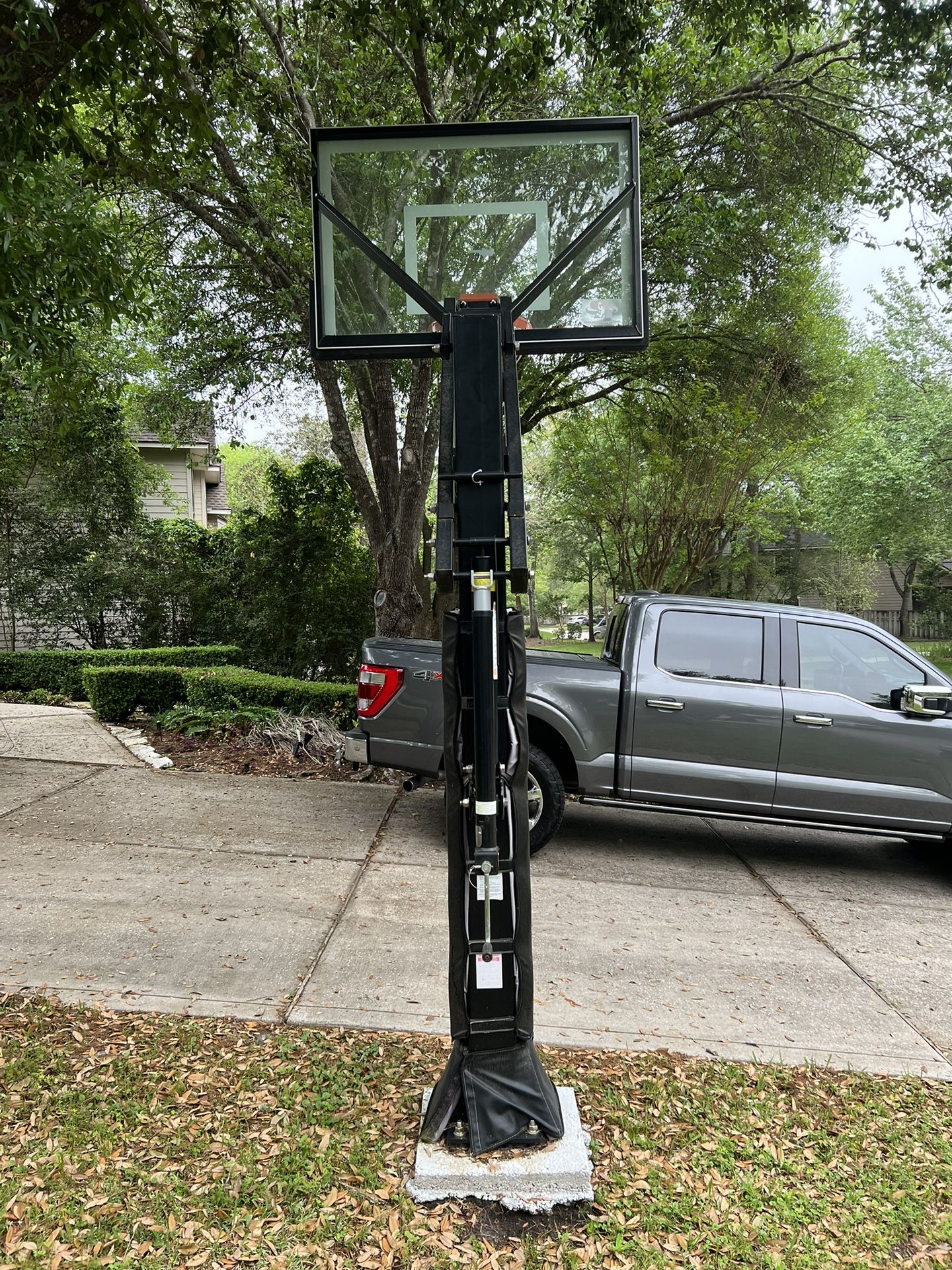 Ryval Hoops C660 Basketball Goal for Sale in Magnolia, TX OfferUp