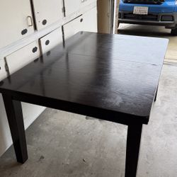 Wood Dining Table (i can deliver if needed)