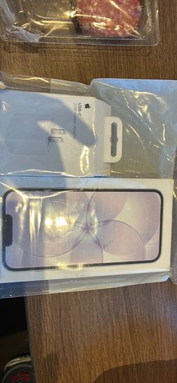 NEW IPHONE 17E
