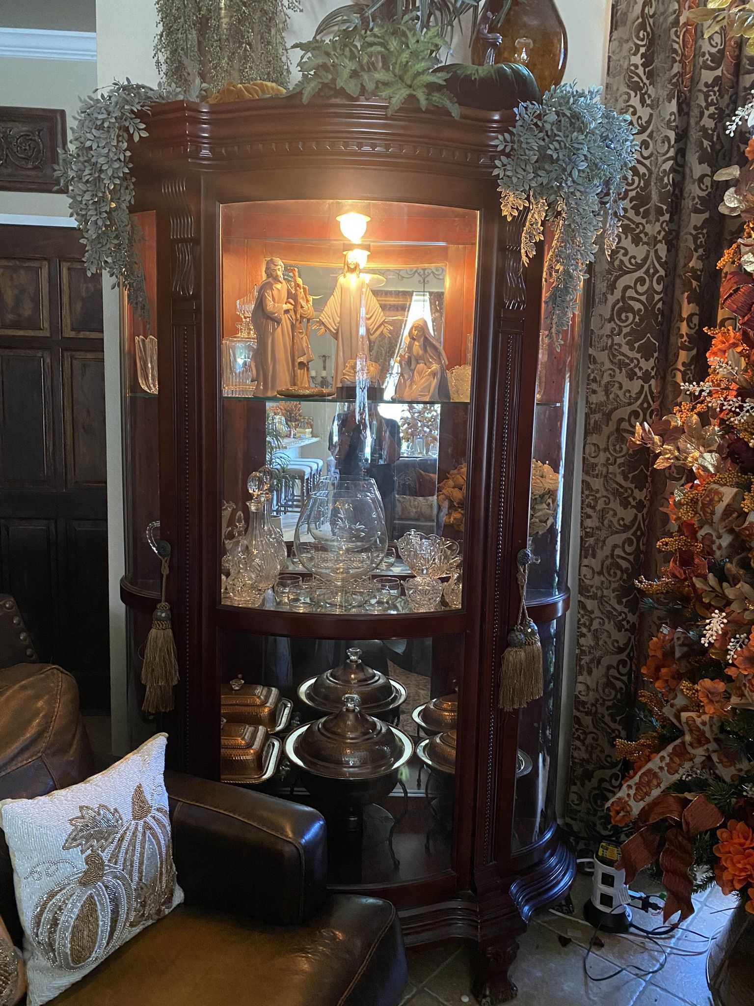 Wood hutch with glass shelves 