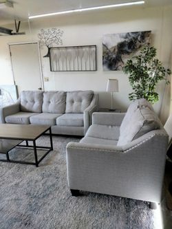 Gray Couch & Loveseat 🛋️