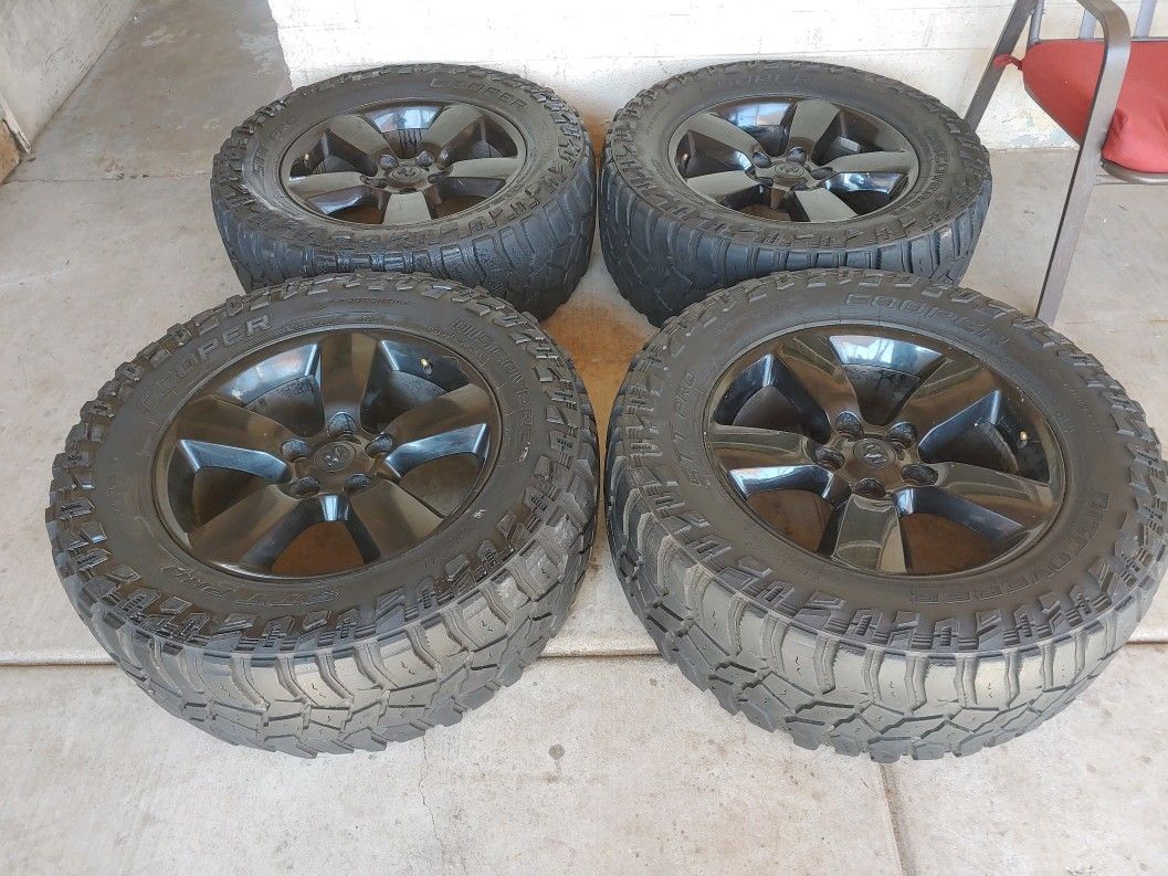 Lt 35x12.50 R20 good set tires with rims dodge ram 5 lugs 5x5.5 fit all dodge rams 5 lugs tires cooper all terrain used black edition