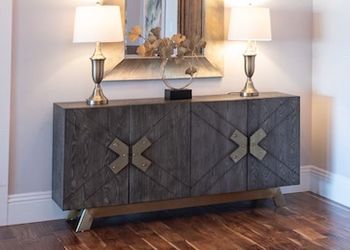 4 Door Credenza Everly Quinn Rockport Excellent Condition