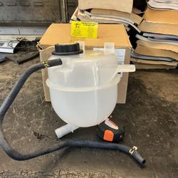 Engine Coolant Reservoir Over Flow Tank 08 To 14 Ford Econoline Vans