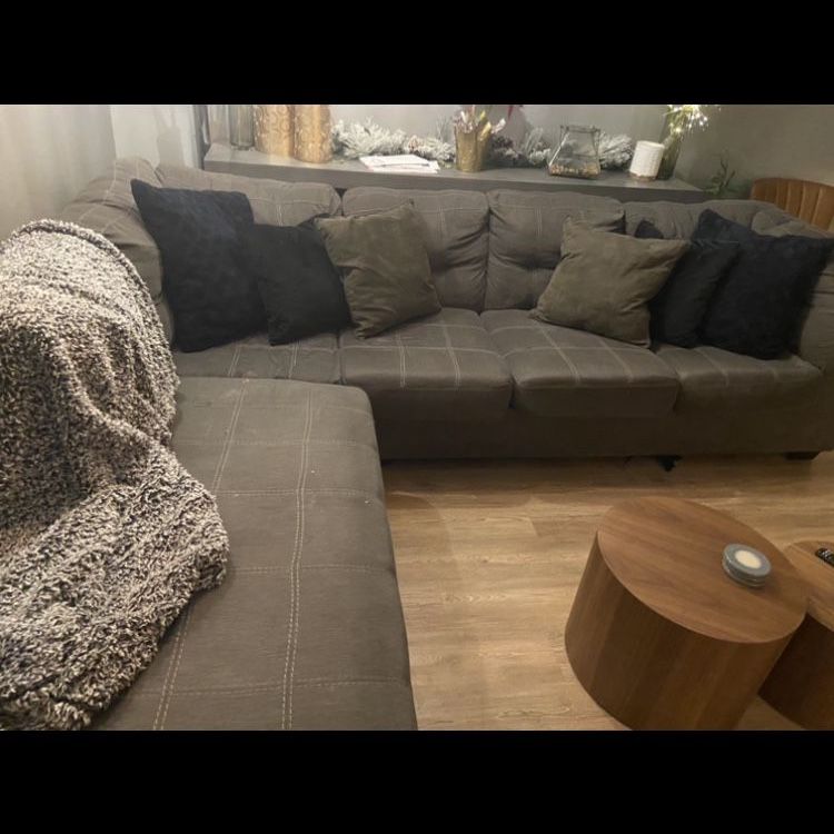 Grey Sectional (Left facing) 