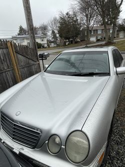 01 Mercedes E320 