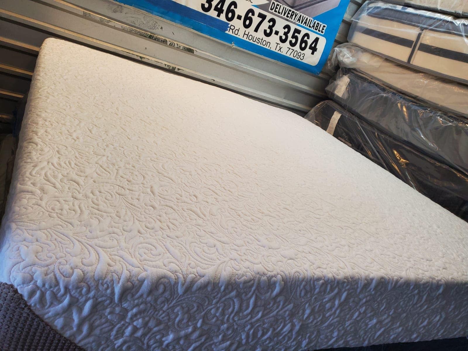 King size matress and box spring 220