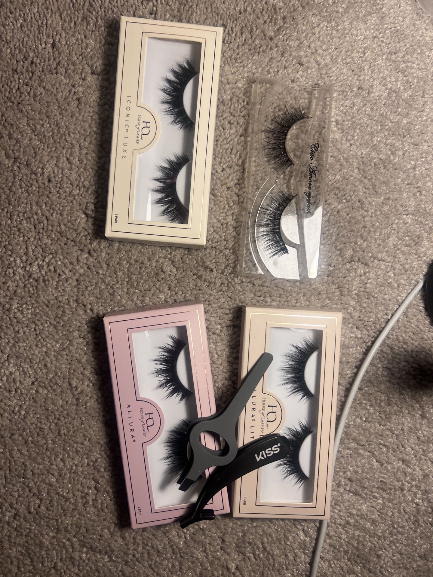 eyelashes