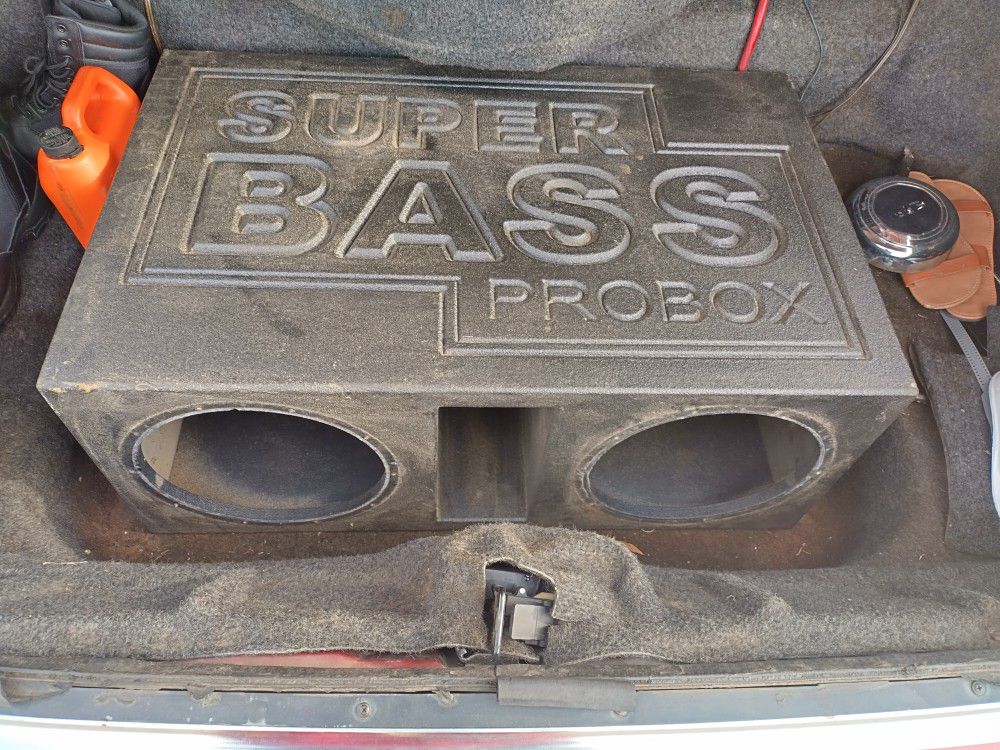Car Stereo System With Amp.