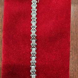 20 grams 14K White Gold, 4 Carats Priness Cut Diamond Bracelet. 