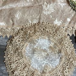 20 Doilies And 1 Table Runner 