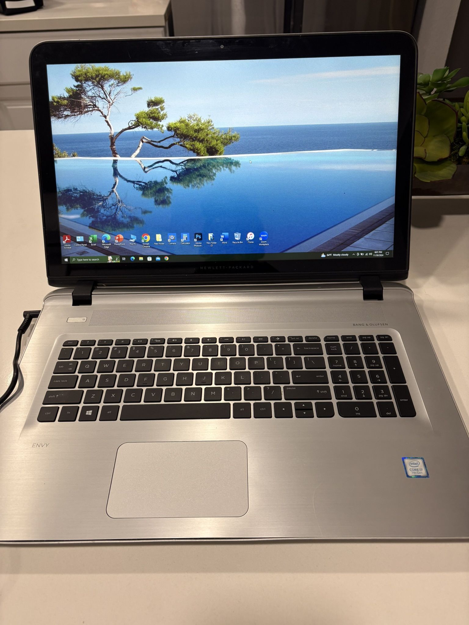 i7…i7…i7…. HP ENVY NOTEBOOK 📔 LAPTOP ….64 bit , Intel ( R ) ..core ( TM ) …FULLY LOADED WINDOWS 10 PROFESSIONAL….and ( photoshop 2021 version ),,ph