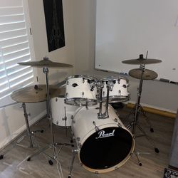 Pearl Drum Set - Everything Included