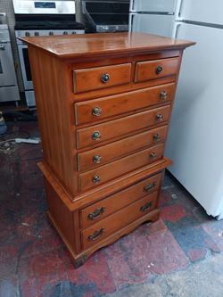 National Furniture 8-drawer lingerie dresser