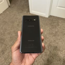 Samsung Galaxy S10, Unlocked, Excellent like new condition, Clean IMEI, Fully functional 