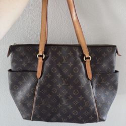 Louis Vuitton Monogram Totally MM