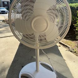 Lasko 16" Oscillating 3-Speed Pedestal Fan, S16200, White