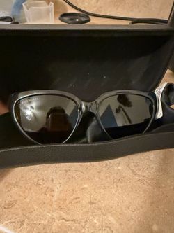 Woman Balenciaga sun glasses( there original)