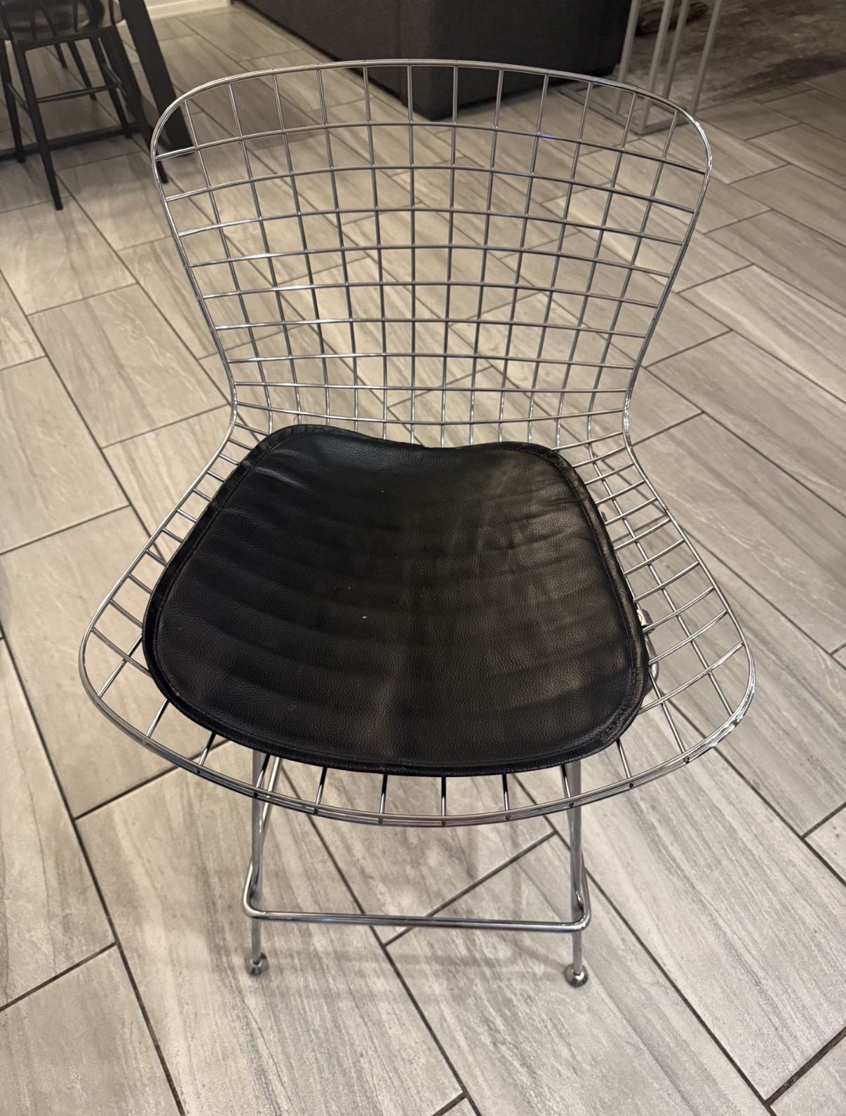Set of 3 modern barstools