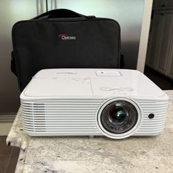Used Optoma GT1080 1080p 3D DLP Short Throw Gaming Projector.