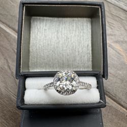 18k White Gold Multi Diamond Engagement Ring 