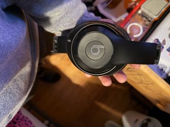 Beats headphone like new