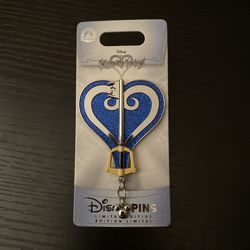 Kingdom hearts pin