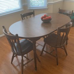 Dining Table And 4 Chairs 
