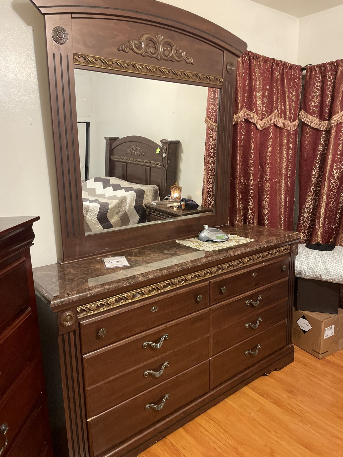 Queen Set A Bedroom With Mattress And Box