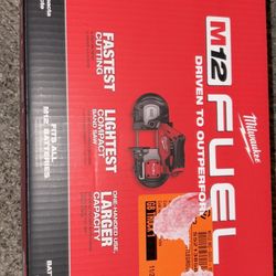 Milwaukee M12 Bandsaw 