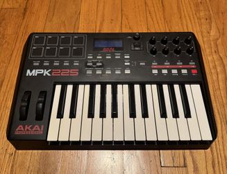 AKAI MPK 225