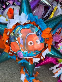 Finding Nemo bola star pinata