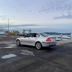 2005, BMW 330xi 6speed Manual. 