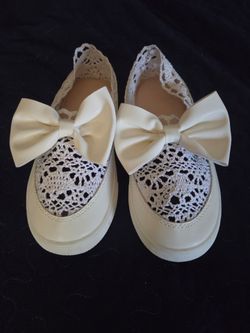 Girls white lace slip on shoes