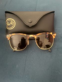 Lent Ray. Ban used good condition