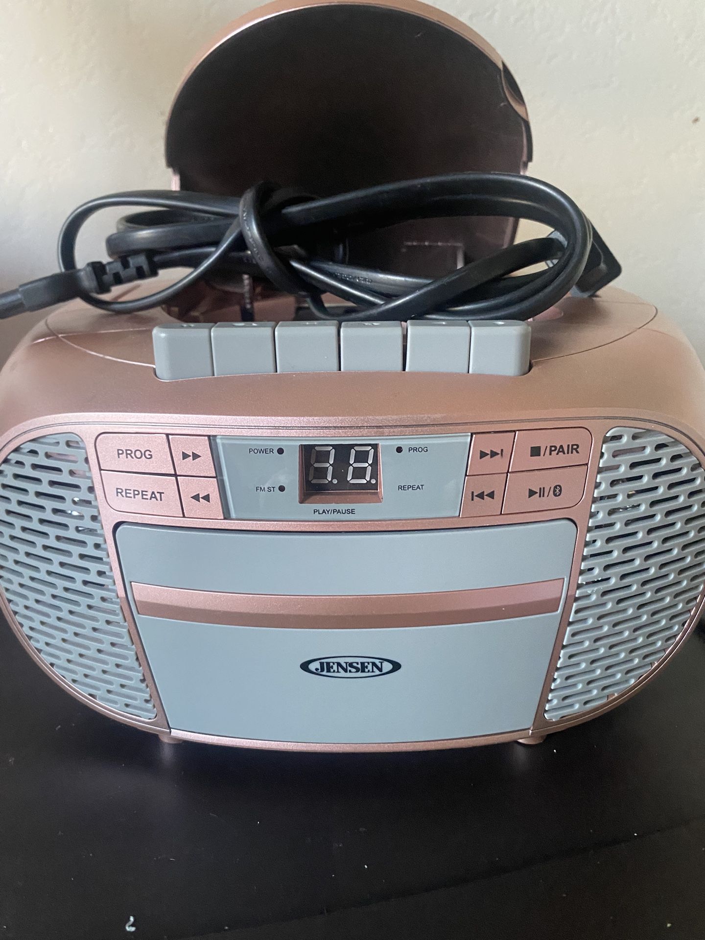JENSEN CD-550BT-RG Portable Sterio