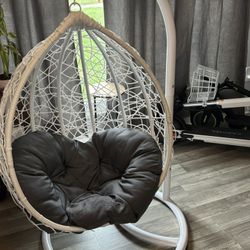 Swinging Chair