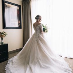 Gorgeous wedding dress