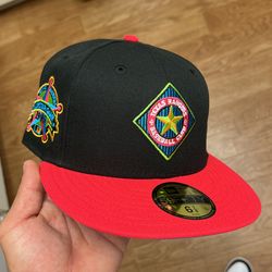 Hat Club Exclusive New Era Fitted Hot Wheels W/ Pin