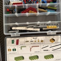 LEGO TECHNIC BUILDING PIECES,