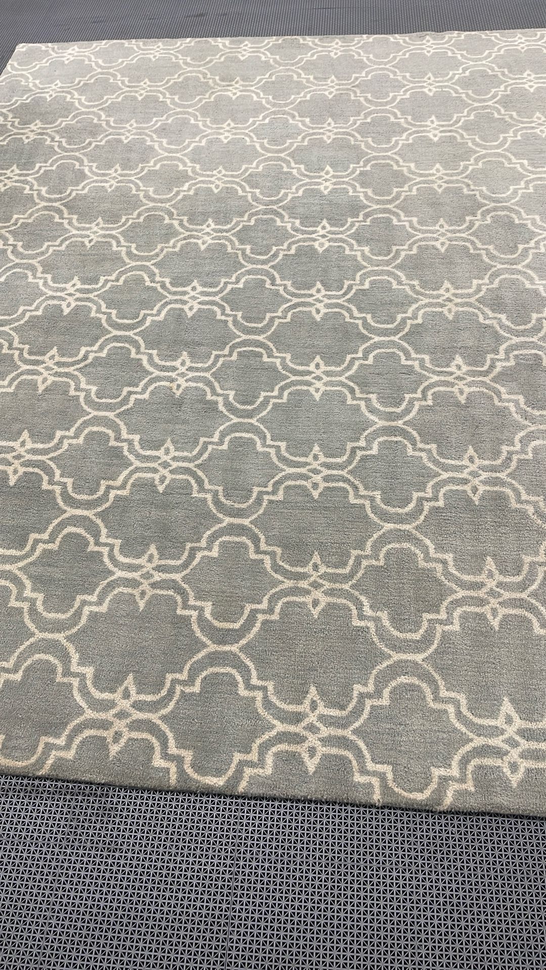 Pottery barn 8 x 10 wool rug very good condition just professionally cleaned